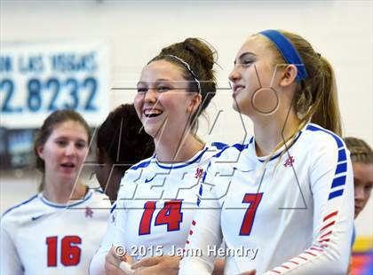 Thumbnail 2 in Los Alamitos vs Parker (Durango Fall Classic) photogallery.