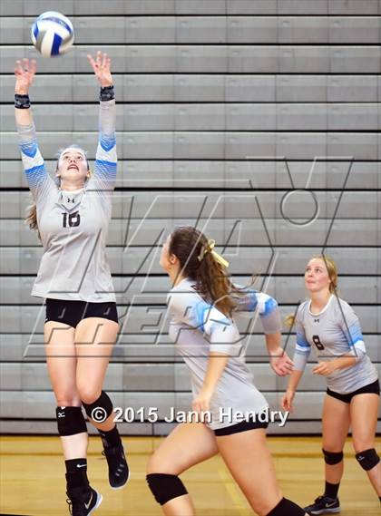 Thumbnail 3 in Los Alamitos vs Parker (Durango Fall Classic) photogallery.