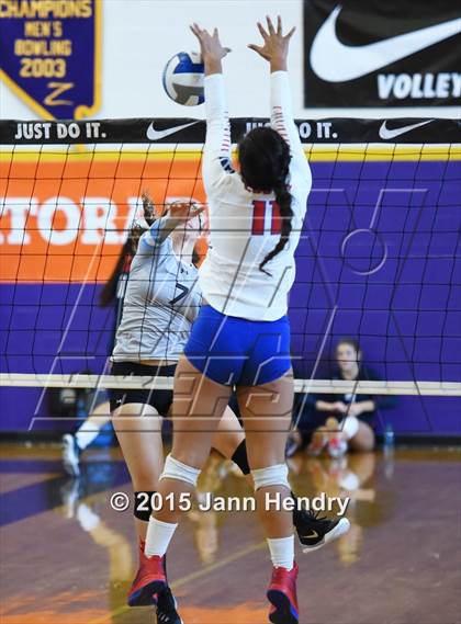 Thumbnail 1 in Los Alamitos vs Parker (Durango Fall Classic) photogallery.