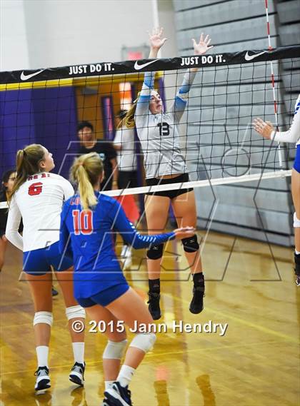 Thumbnail 1 in Los Alamitos vs Parker (Durango Fall Classic) photogallery.