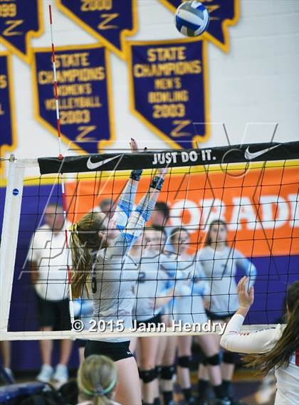 Thumbnail 3 in Los Alamitos vs Parker (Durango Fall Classic) photogallery.
