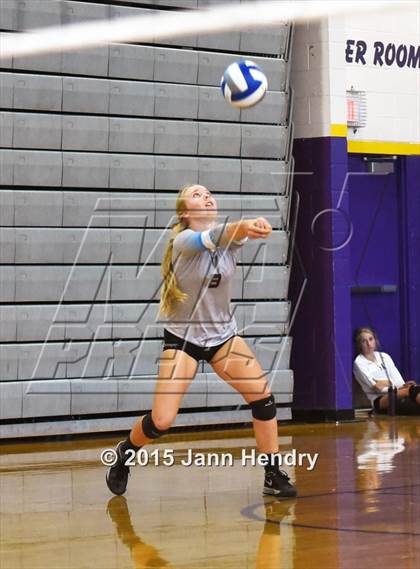 Thumbnail 2 in Los Alamitos vs Parker (Durango Fall Classic) photogallery.