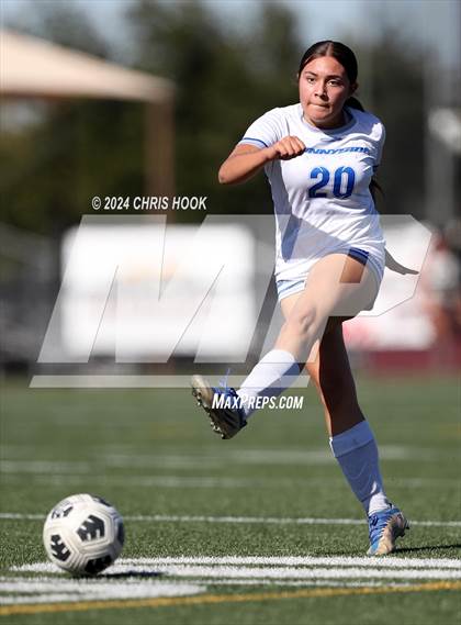 Thumbnail 3 in Sabino vs Sunnyside (Brandon Bean Soccer Tournament) photogallery.