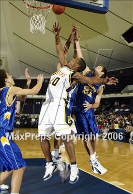 Thumbnail 3 in Campbell Hall vs. Santa Margarita (Nike Extravaganza) photogallery.
