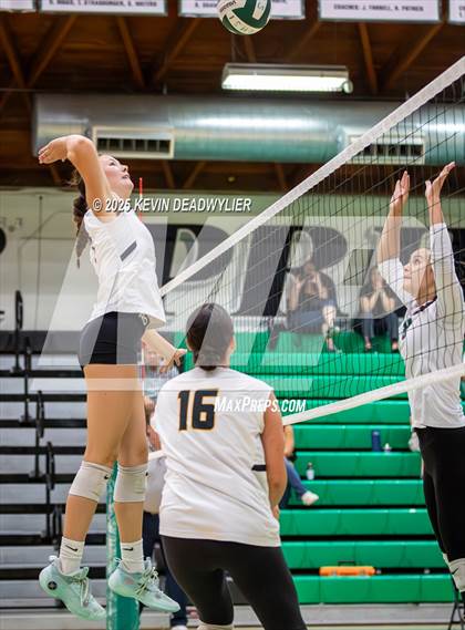 Thumbnail 1 in Ventura @ Thousand Oaks photogallery.