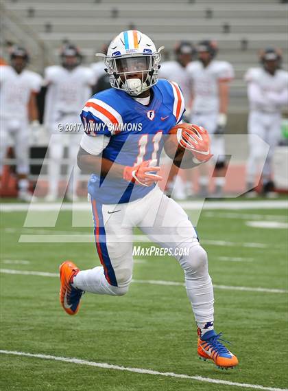 Thumbnail 1 in Libertyville @ East St. Louis (IHSA 7A 1st. Round Playoff) photogallery.