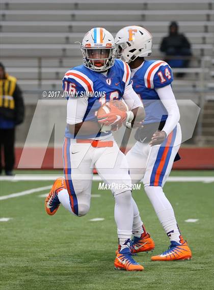 Thumbnail 2 in Libertyville @ East St. Louis (IHSA 7A 1st. Round Playoff) photogallery.