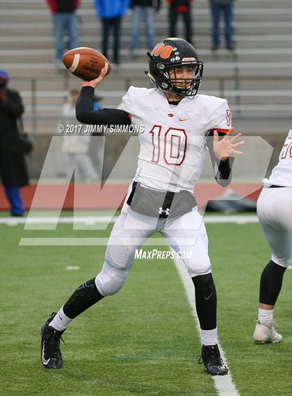 Thumbnail 3 in Libertyville @ East St. Louis (IHSA 7A 1st. Round Playoff) photogallery.