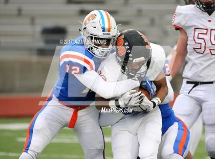 Thumbnail 2 in Libertyville @ East St. Louis (IHSA 7A 1st. Round Playoff) photogallery.