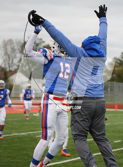 Thumbnail 3 in Libertyville @ East St. Louis (IHSA 7A 1st. Round Playoff) photogallery.