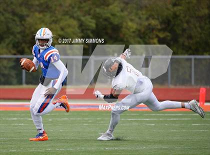 Thumbnail 3 in Libertyville @ East St. Louis (IHSA 7A 1st. Round Playoff) photogallery.