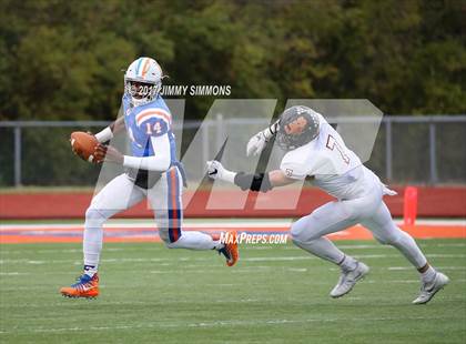 Thumbnail 2 in Libertyville @ East St. Louis (IHSA 7A 1st. Round Playoff) photogallery.