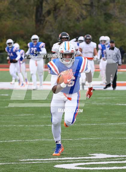 Thumbnail 2 in Libertyville @ East St. Louis (IHSA 7A 1st. Round Playoff) photogallery.
