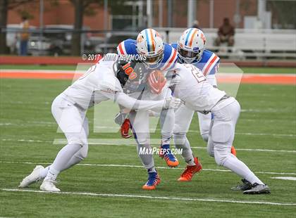 Thumbnail 2 in Libertyville @ East St. Louis (IHSA 7A 1st. Round Playoff) photogallery.