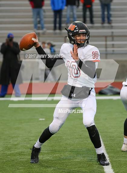 Thumbnail 2 in Libertyville @ East St. Louis (IHSA 7A 1st. Round Playoff) photogallery.