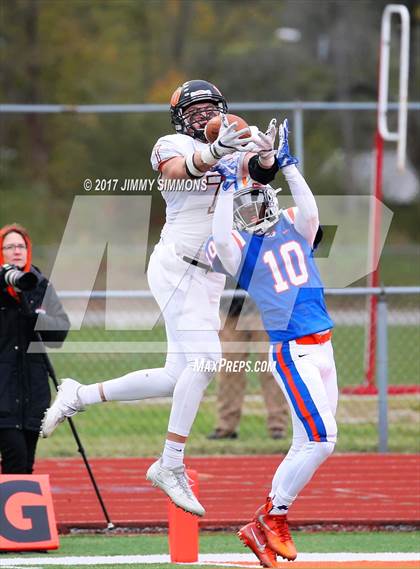 Thumbnail 1 in Libertyville @ East St. Louis (IHSA 7A 1st. Round Playoff) photogallery.