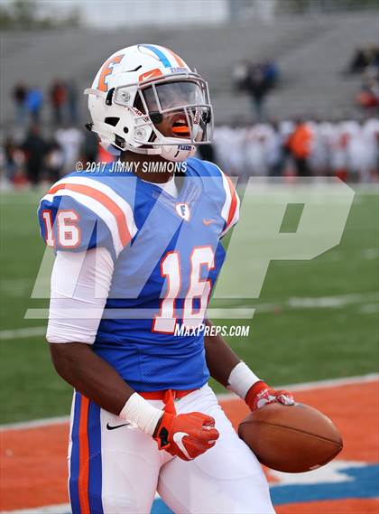 Thumbnail 3 in Libertyville @ East St. Louis (IHSA 7A 1st. Round Playoff) photogallery.