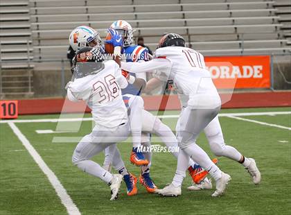 Thumbnail 2 in Libertyville @ East St. Louis (IHSA 7A 1st. Round Playoff) photogallery.