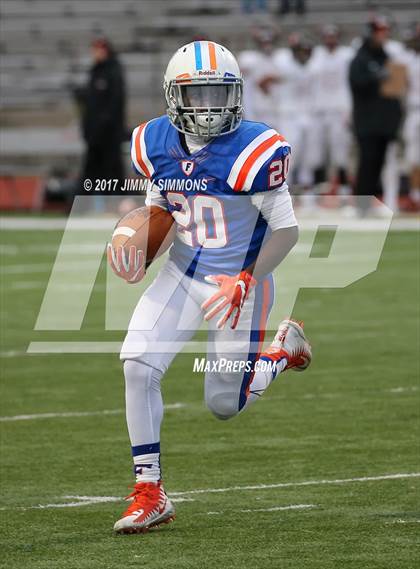 Thumbnail 2 in Libertyville @ East St. Louis (IHSA 7A 1st. Round Playoff) photogallery.