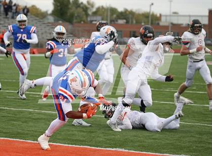 Thumbnail 2 in Libertyville @ East St. Louis (IHSA 7A 1st. Round Playoff) photogallery.