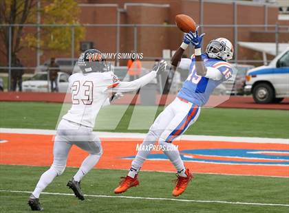 Thumbnail 2 in Libertyville @ East St. Louis (IHSA 7A 1st. Round Playoff) photogallery.
