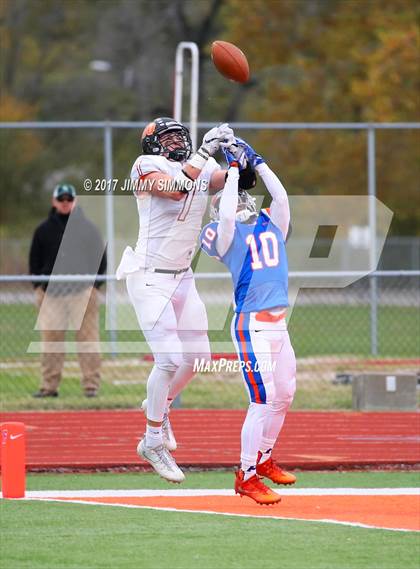 Thumbnail 3 in Libertyville @ East St. Louis (IHSA 7A 1st. Round Playoff) photogallery.
