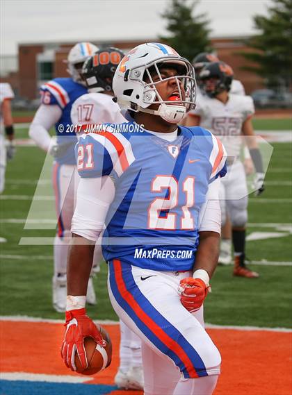 Thumbnail 3 in Libertyville @ East St. Louis (IHSA 7A 1st. Round Playoff) photogallery.