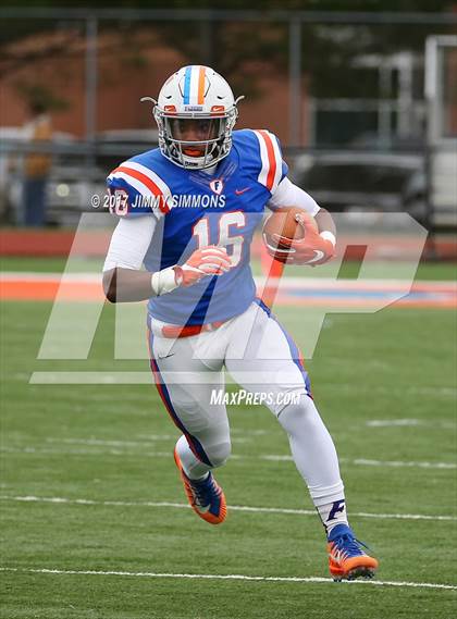 Thumbnail 1 in Libertyville @ East St. Louis (IHSA 7A 1st. Round Playoff) photogallery.