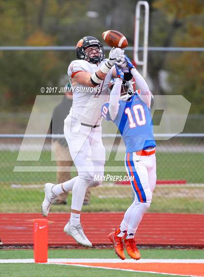Thumbnail 2 in Libertyville @ East St. Louis (IHSA 7A 1st. Round Playoff) photogallery.
