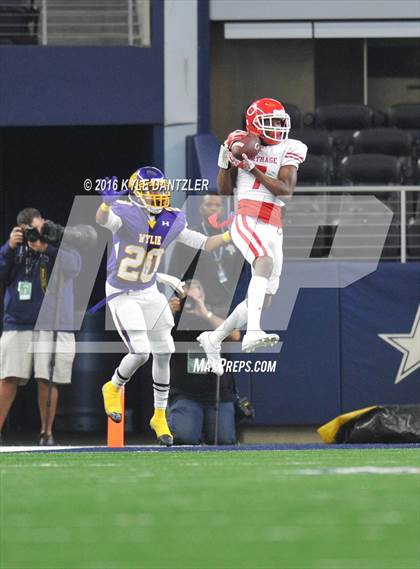 Thumbnail 1 in Wylie vs. Carthage (UIL 4A Division 1 Final) photogallery.