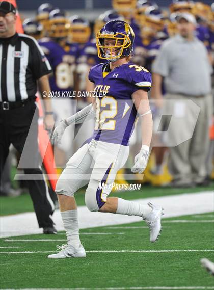 Thumbnail 2 in Wylie vs. Carthage (UIL 4A Division 1 Final) photogallery.