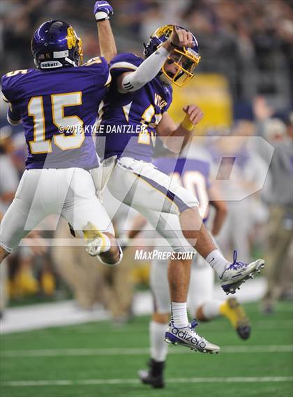 Thumbnail 2 in Wylie vs. Carthage (UIL 4A Division 1 Final) photogallery.