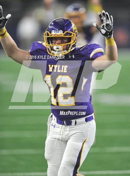 Thumbnail 3 in Wylie vs. Carthage (UIL 4A Division 1 Final) photogallery.