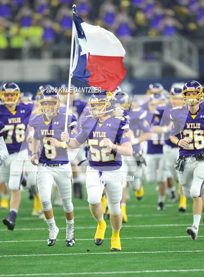 Thumbnail 2 in Wylie vs. Carthage (UIL 4A Division 1 Final) photogallery.