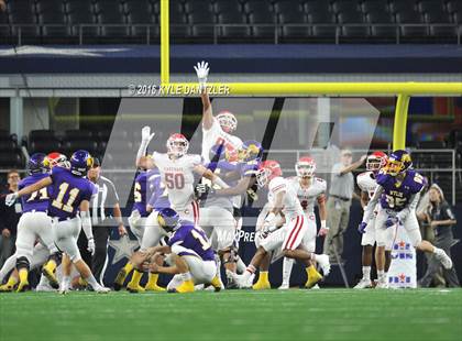 Thumbnail 1 in Wylie vs. Carthage (UIL 4A Division 1 Final) photogallery.