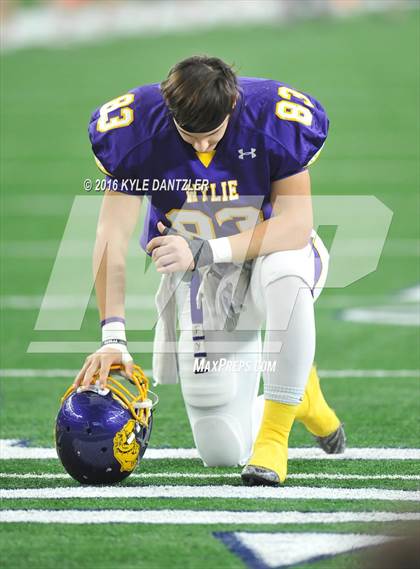 Thumbnail 2 in Wylie vs. Carthage (UIL 4A Division 1 Final) photogallery.