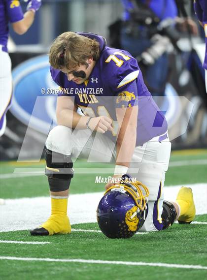 Thumbnail 3 in Wylie vs. Carthage (UIL 4A Division 1 Final) photogallery.