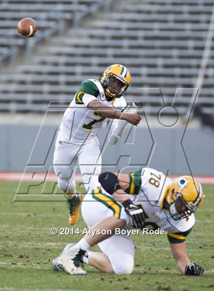 Thumbnail 1 in Havelock vs. Crest (NCHSAA 3AA Final) photogallery.