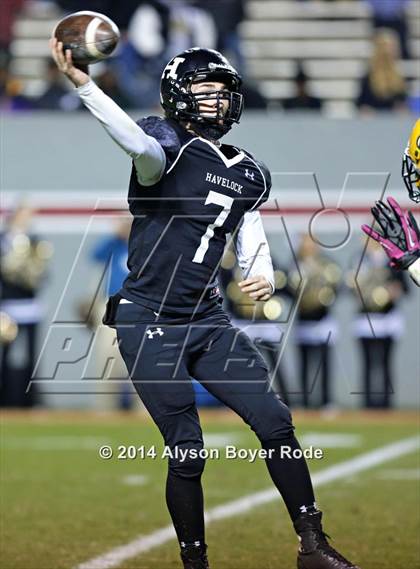 Thumbnail 3 in Havelock vs. Crest (NCHSAA 3AA Final) photogallery.