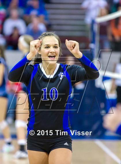 Thumbnail 3 in Lyons vs. Limon (CHSAA 2A Playoff) photogallery.