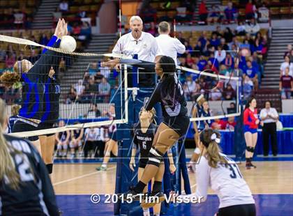 Thumbnail 1 in Lyons vs. Limon (CHSAA 2A Playoff) photogallery.