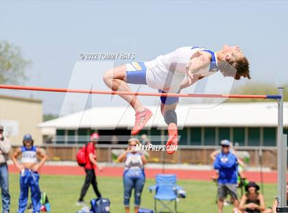 Thumbnail 1 in UIL 3A Area Track Meet photogallery.