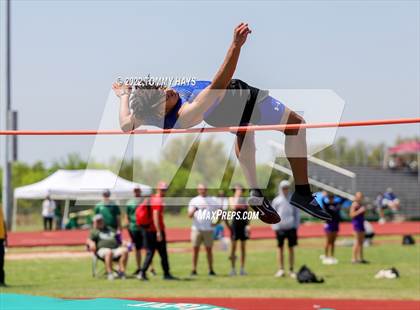 Thumbnail 2 in UIL 3A Area Track Meet photogallery.