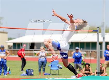 Thumbnail 3 in UIL 3A Area Track Meet photogallery.
