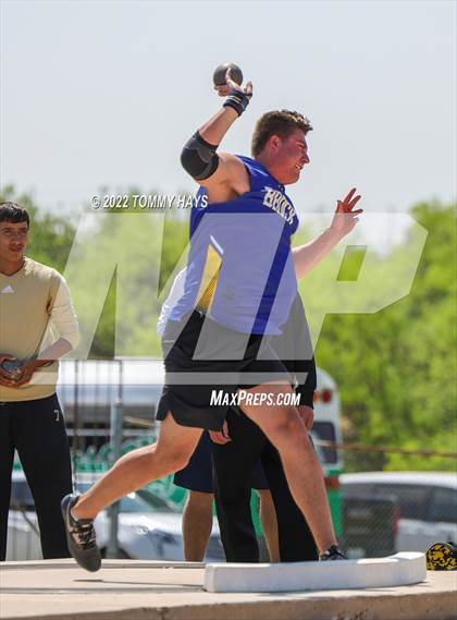 Thumbnail 2 in UIL 3A Area Track Meet photogallery.