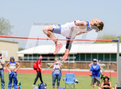 Thumbnail 2 in UIL 3A Area Track Meet photogallery.