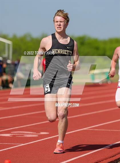 Thumbnail 1 in UIL 3A Area Track Meet photogallery.