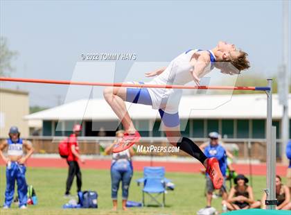 Thumbnail 3 in UIL 3A Area Track Meet photogallery.