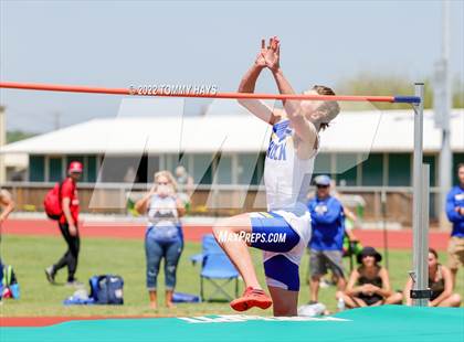 Thumbnail 3 in UIL 3A Area Track Meet photogallery.