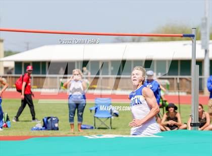 Thumbnail 1 in UIL 3A Area Track Meet photogallery.